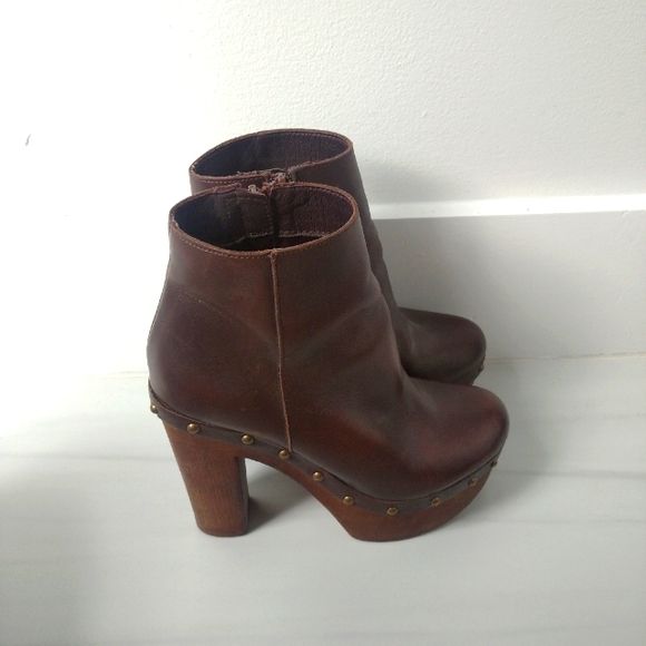 Shoes - Phantom clog bot